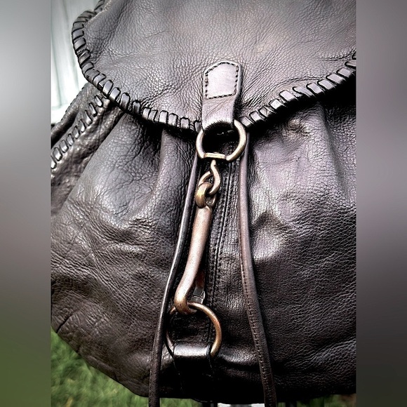 AllSaints — Spitalfields Vintage Shoulder Drawstring Bag - Picture 3 of 5